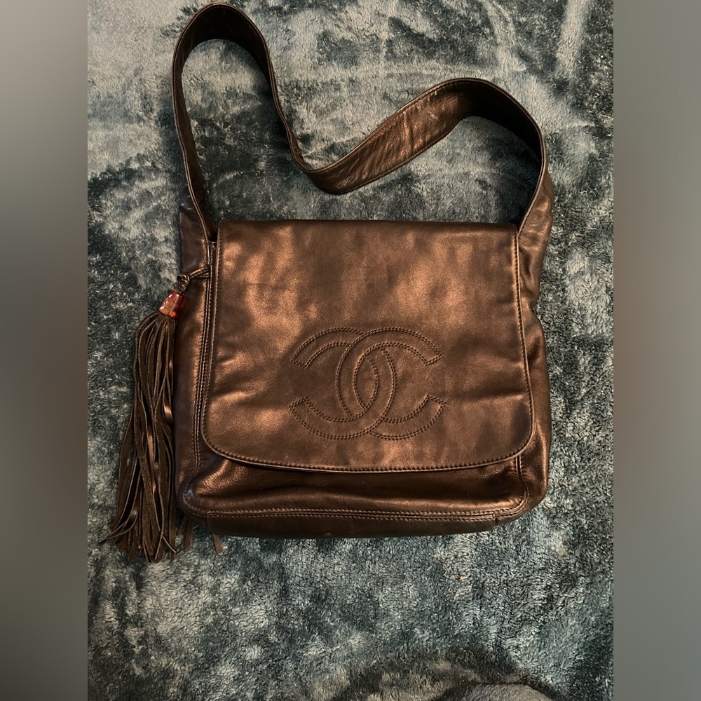 Black Vintage Lambskin Chanel CC Logo Tassel Shoulder Bag